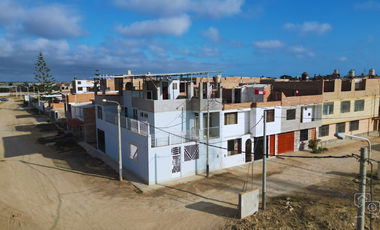 SE VENDE CASA EN ESQUINA SEMIESTRENO – URB. LOS PINOS, PIMENTEL