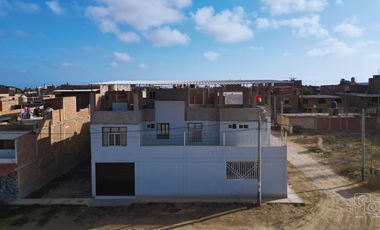 SE VENDE CASA EN ESQUINA SEMIESTRENO – URB. LOS PINOS, PIMENTEL