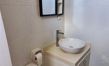 SE VENDE CASA EN ESQUINA SEMIESTRENO – URB. LOS PINOS, PIMENTEL