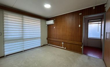 Se vende amplia casa más cabaña en Isla Teja, Valdivia