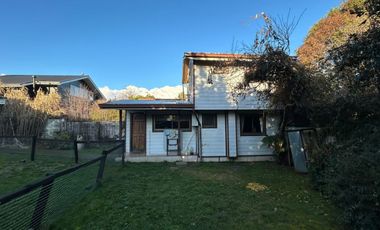Se vende amplia casa más cabaña en Isla Teja, Valdivia