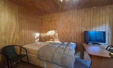 Se vende amplia casa más cabaña en Isla Teja, Valdivia