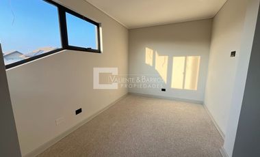 CASA EN ARRIENDO