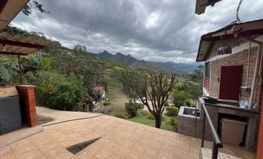 CASA EN VENTA EN SANTA ISABEL VIA A CAÑARIBAMBA