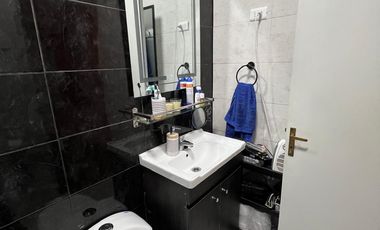 Vendo Dpto En Mencía De Los Nidos 1181, Santiago