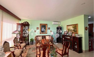 Apartamento en venta con vista al mar