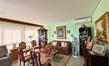 Apartamento en venta con vista al mar