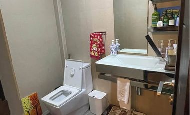 Townhouse for sale in Kapitolyo Pasig near Estancia, Unimart, Ortigas, BGC and Makati City