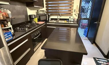 Townhouse for sale in Kapitolyo Pasig near Estancia, Unimart, Ortigas, BGC and Makati City