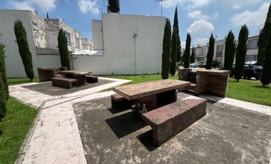 Hermosa Casa con excedente de terreno para jardín en Venta Paseos del Bosque Cuautitlan
