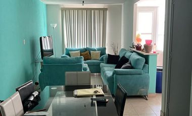 Hermosa Casa con excedente de terreno para jardín en Venta Paseos del Bosque Cuautitlan