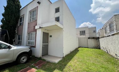 Hermosa Casa con excedente de terreno para jardín en Venta Paseos del Bosque Cuautitlan