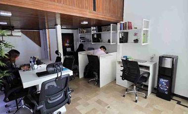 EN ALQUILER LOCAL COMERCIAL / OFICINA EN CC. EL PARQUE - URDESA CENTRAL