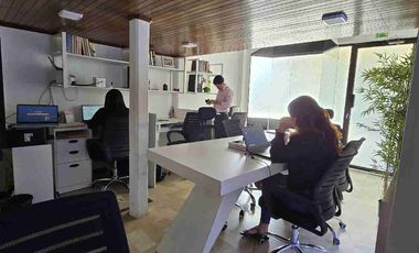 EN ALQUILER LOCAL COMERCIAL / OFICINA EN CC. EL PARQUE - URDESA CENTRAL