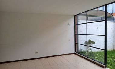 SE ARRIENDA HERMOSA CASA CONJUNTO VALDIVIA II