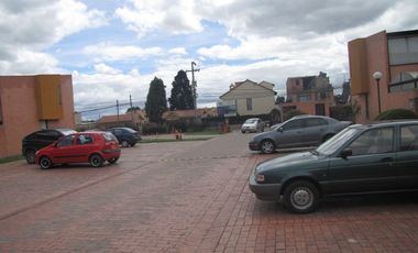 SE ARRIENDA HERMOSA CASA CONJUNTO VALDIVIA II