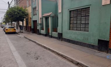 VENTA DE CASONA COMO TERRENO EN BREÑA