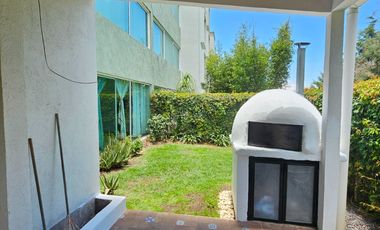 DEPARTAMENTO EN VENTA CON JARDÍN EN FRACCIONAMIENTO PRIVADO- RESIDENCIAL BOSQUES TRES MARÍAS