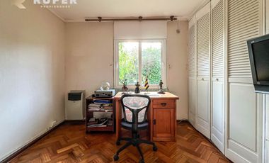 HERMOSA CASA EN LOS ALMENDROS CON PISCINA Y VISTA AL MAR