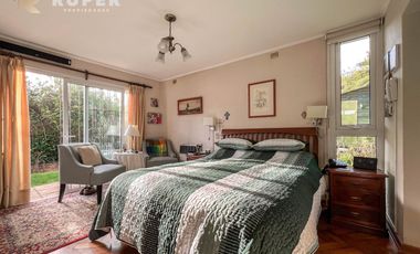 HERMOSA CASA EN LOS ALMENDROS CON PISCINA Y VISTA AL MAR