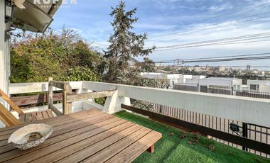 HERMOSA CASA EN LOS ALMENDROS CON PISCINA Y VISTA AL MAR