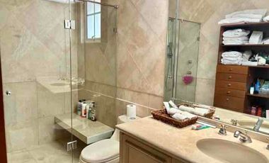 RESIDENCIA EN CONDOMINIO CON JARDÍN EN UNA EXCELENTE UBICACIÓN