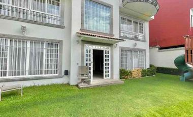 RESIDENCIA EN CONDOMINIO CON JARDÍN EN UNA EXCELENTE UBICACIÓN