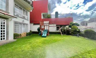 RESIDENCIA EN CONDOMINIO CON JARDÍN EN UNA EXCELENTE UBICACIÓN