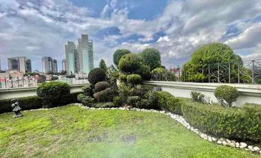 RESIDENCIA EN CONDOMINIO CON JARDÍN EN UNA EXCELENTE UBICACIÓN