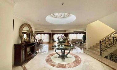 RESIDENCIA EN CONDOMINIO CON JARDÍN EN UNA EXCELENTE UBICACIÓN