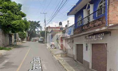 CASA EN VENTA PARA REMODELAR SOBRE AVENIDA PRINCIPAL DE USO RESIDENCIAL Y COMERCIAL