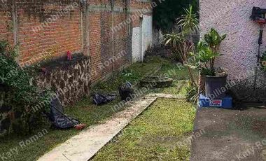 CASA EN VENTA PARA REMODELAR SOBRE AVENIDA PRINCIPAL DE USO RESIDENCIAL Y COMERCIAL