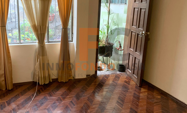 Casa de arriendo en la jipijapa para empresa o vivienda de 400m2