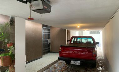 Casa de arriendo en la jipijapa para empresa o vivienda de 400m2