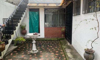 Casa de arriendo en la jipijapa para empresa o vivienda de 400m2