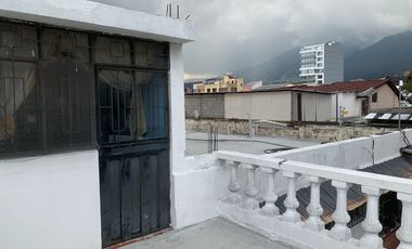 Casa de arriendo en la jipijapa para empresa o vivienda de 400m2