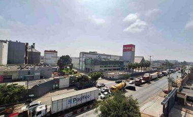 Venta Terreno 10,000m2  + edificación Av Argentina