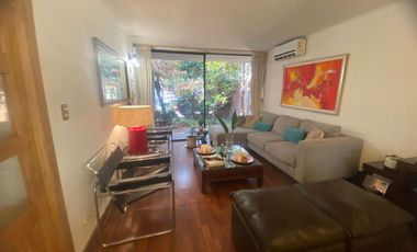 Estupenda casa, 3D, 3b, más servicios con baño, cocina, logia, patio.