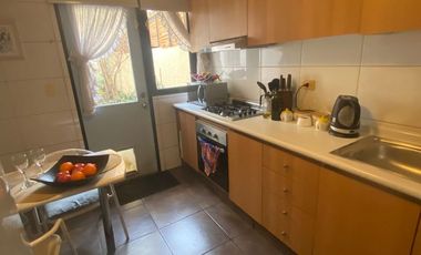 Estupenda casa, 3D, 3b, más servicios con baño, cocina, logia, patio.