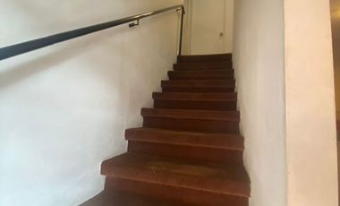 Estupenda casa, 3D, 3b, más servicios con baño, cocina, logia, patio.