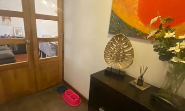 Estupenda casa, 3D, 3b, más servicios con baño, cocina, logia, patio.