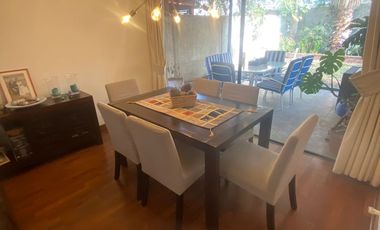 Estupenda casa, 3D, 3b, más servicios con baño, cocina, logia, patio.