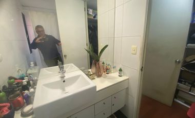 Estupenda casa, 3D, 3b, más servicios con baño, cocina, logia, patio.