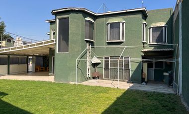 SE VENDE CASA CON JARDIN EN BOSQUES DEL VALLE, COACALCO ESTADO DE MEXICO.