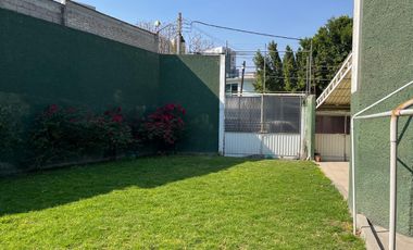 SE VENDE CASA CON JARDIN EN BOSQUES DEL VALLE, COACALCO ESTADO DE MEXICO.