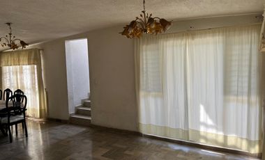 SE VENDE CASA CON JARDIN EN BOSQUES DEL VALLE, COACALCO ESTADO DE MEXICO.