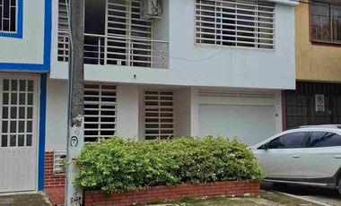 Se vende casa unifamiliar de 2 pisos