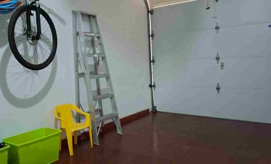 Se vende casa unifamiliar de 2 pisos