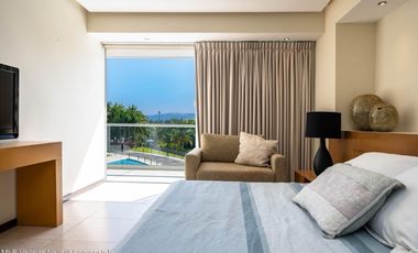 Elegante departamento en venta Frente al Mar en Planta Baja en Peninsula Vallarta – 3 Recámaras, Vistas Panorámicas