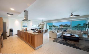 Elegante departamento en venta Frente al Mar en Planta Baja en Peninsula Vallarta – 3 Recámaras, Vistas Panorámicas